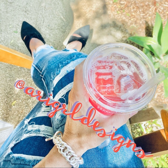 Hello Lovlies🛍 - Picture 1 of 5